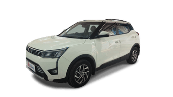 Used 2023 Mahindra XUV 300 W8 (O) 1.5 Diesel Diesel Manual Image