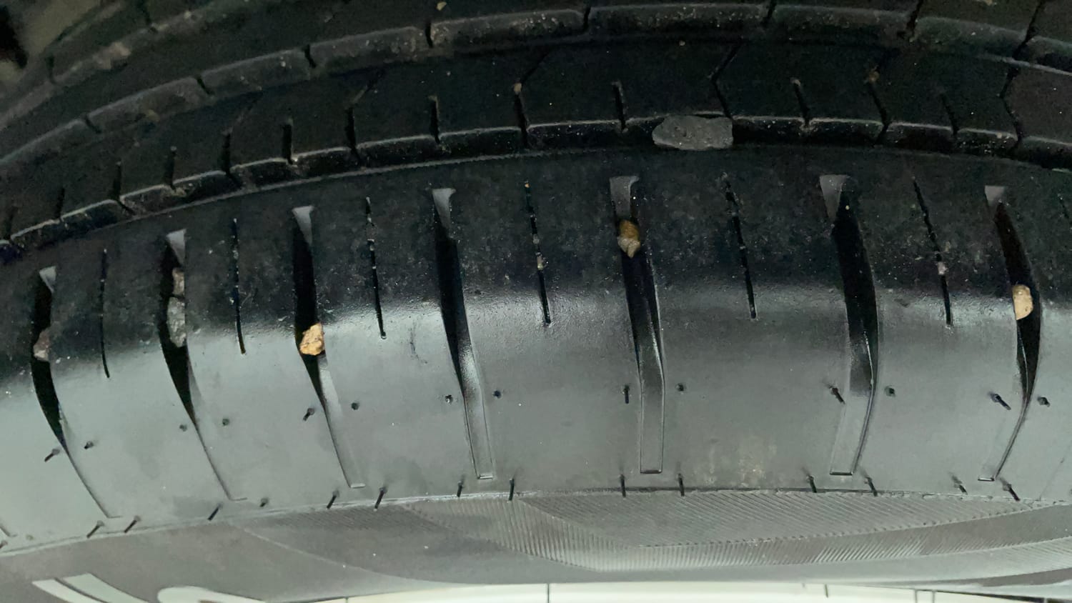 Used 2024 Maruti Suzuki Baleno Delta AGS Petrol Automatic tyres LEFT REAR TYRE TREAD VIEW