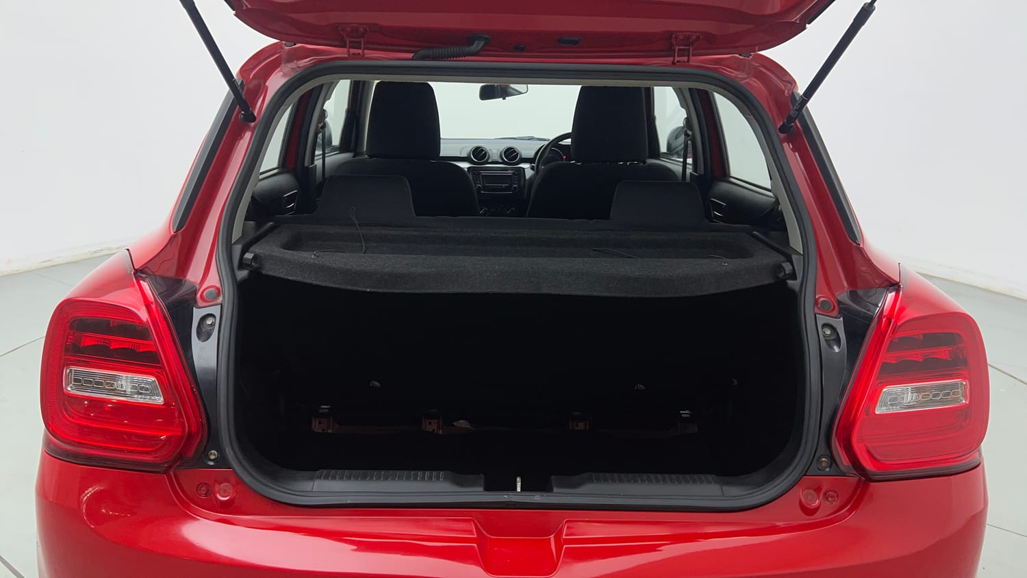Used 2018 Maruti Suzuki Swift VXi Petrol Manual interior DICKY INSIDE VIEW