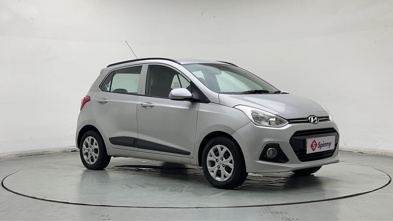 Used 2017 Hyundai Grand i10 Sportz 1.2 Kappa VTVT Petrol Manual exterior RIGHT FRONT CORNER VIEW