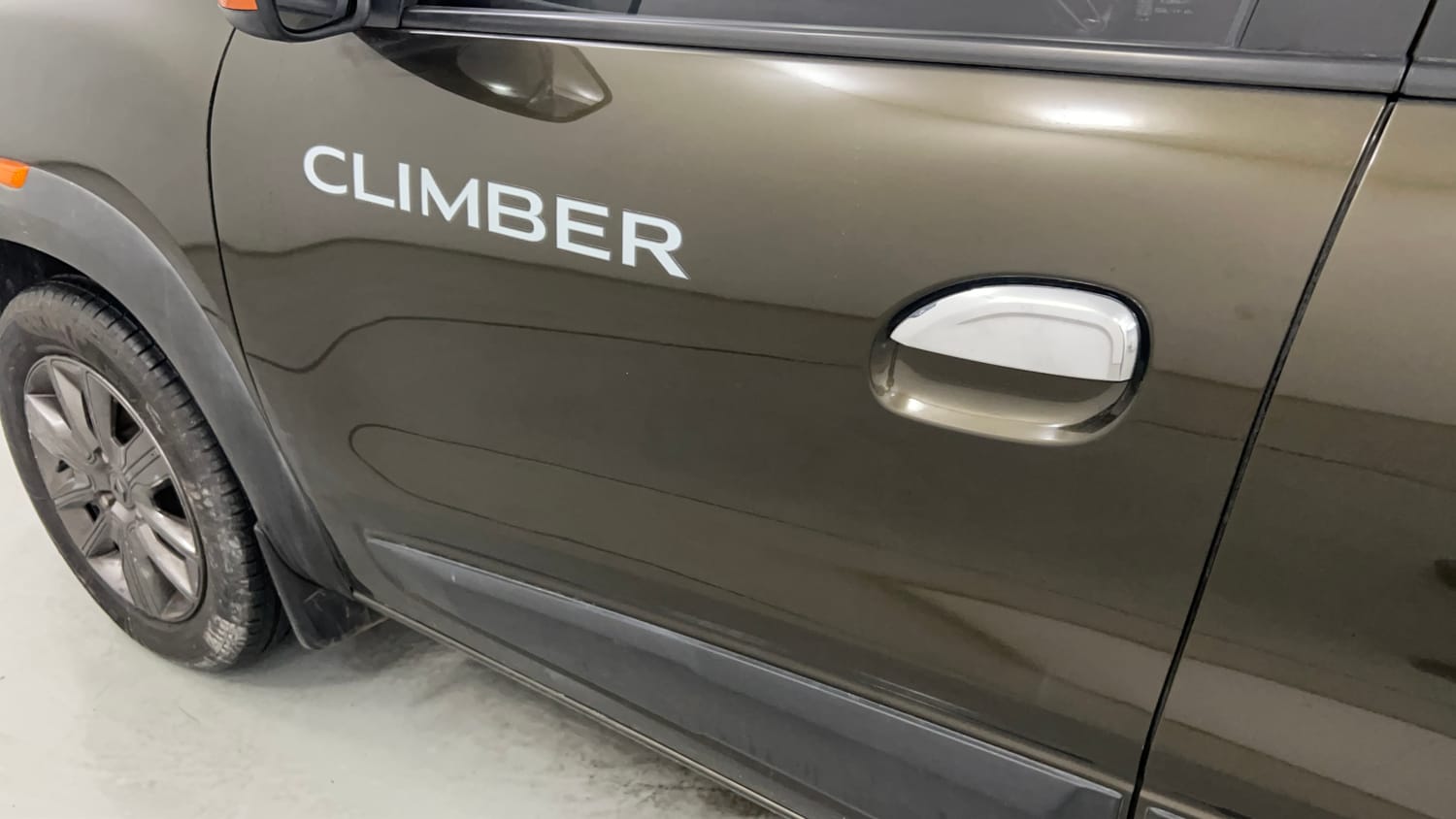 Used 2021 Renault Kwid CLIMBER 1.0 (O) Petrol Manual dents MINOR SCRATCH
