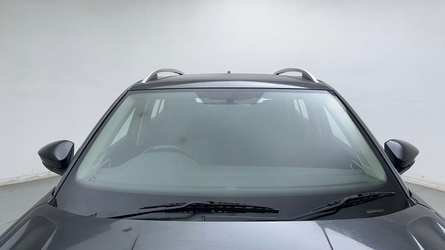 Used 2022 Volkswagen Taigun Highline 1.0 TSI MT Petrol Manual exterior FRONT WINDSHIELD VIEW