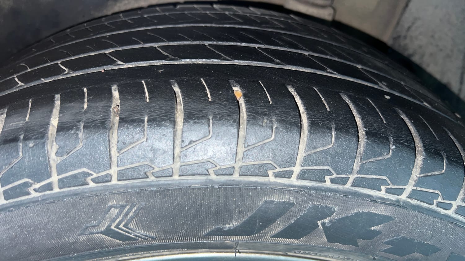 Used 2022 kia Seltos HTX 1.5 IVT Petrol Automatic tyres LEFT REAR TYRE TREAD VIEW