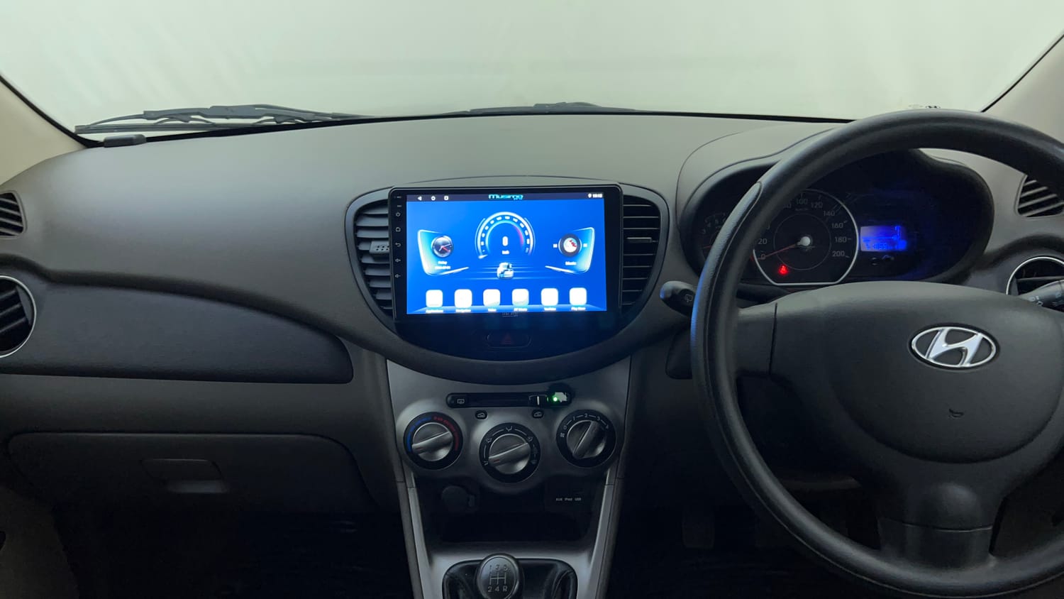 Used 2013 Hyundai i10 Sportz 1.2 Kappa2 Petrol Manual interior MUSIC SYSTEM & AC CONTROL VIEW