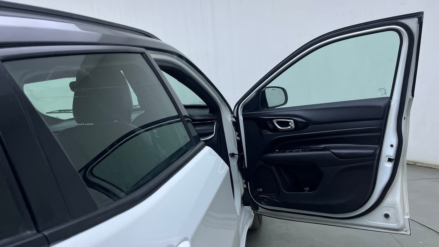 Used 2022 Jeep Compass Model S (O) Diesel 4x4 AT Diesel Automatic interior RIGHT FRONT DOOR OPEN VIEW
