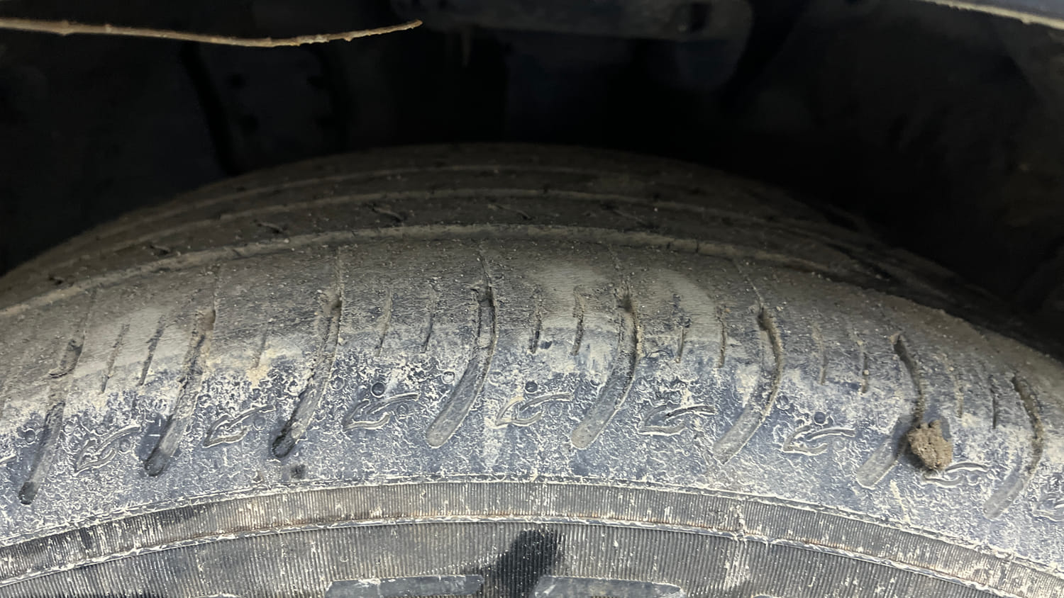 Used 2022 Kia Carens Prestige Plus 1.5 Diesel MT 7 STR Diesel Manual tyres LEFT FRONT TYRE TREAD VIEW