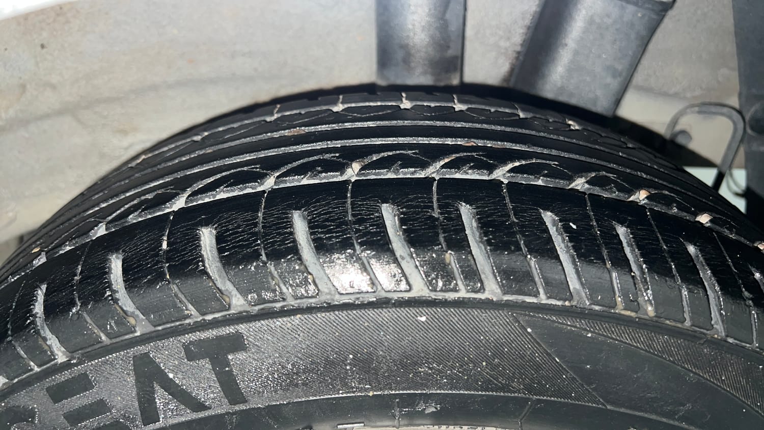 Used 2015 Hyundai Grand i10 Magna 1.2 Kappa VTVT Petrol Manual tyres LEFT REAR TYRE TREAD VIEW