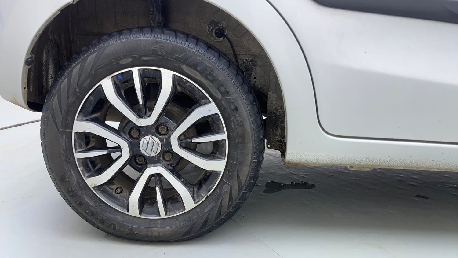 Used 2021 Maruti Suzuki Celerio VXi AMT Petrol Automatic tyres RIGHT REAR TYRE RIM VIEW