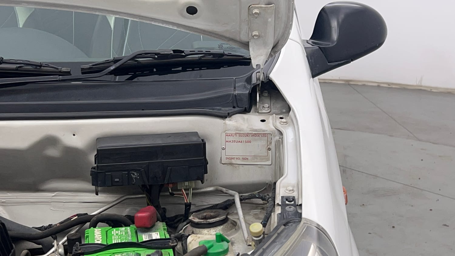 Used 2017 Maruti Suzuki Alto 800 LXi Petrol Manual engine ENGINE LEFT SIDE HINGE & APRON VIEW
