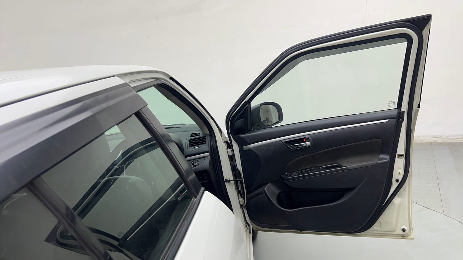 Used 2015 Maruti Suzuki Swift ZXi Petrol Manual interior RIGHT FRONT DOOR OPEN VIEW