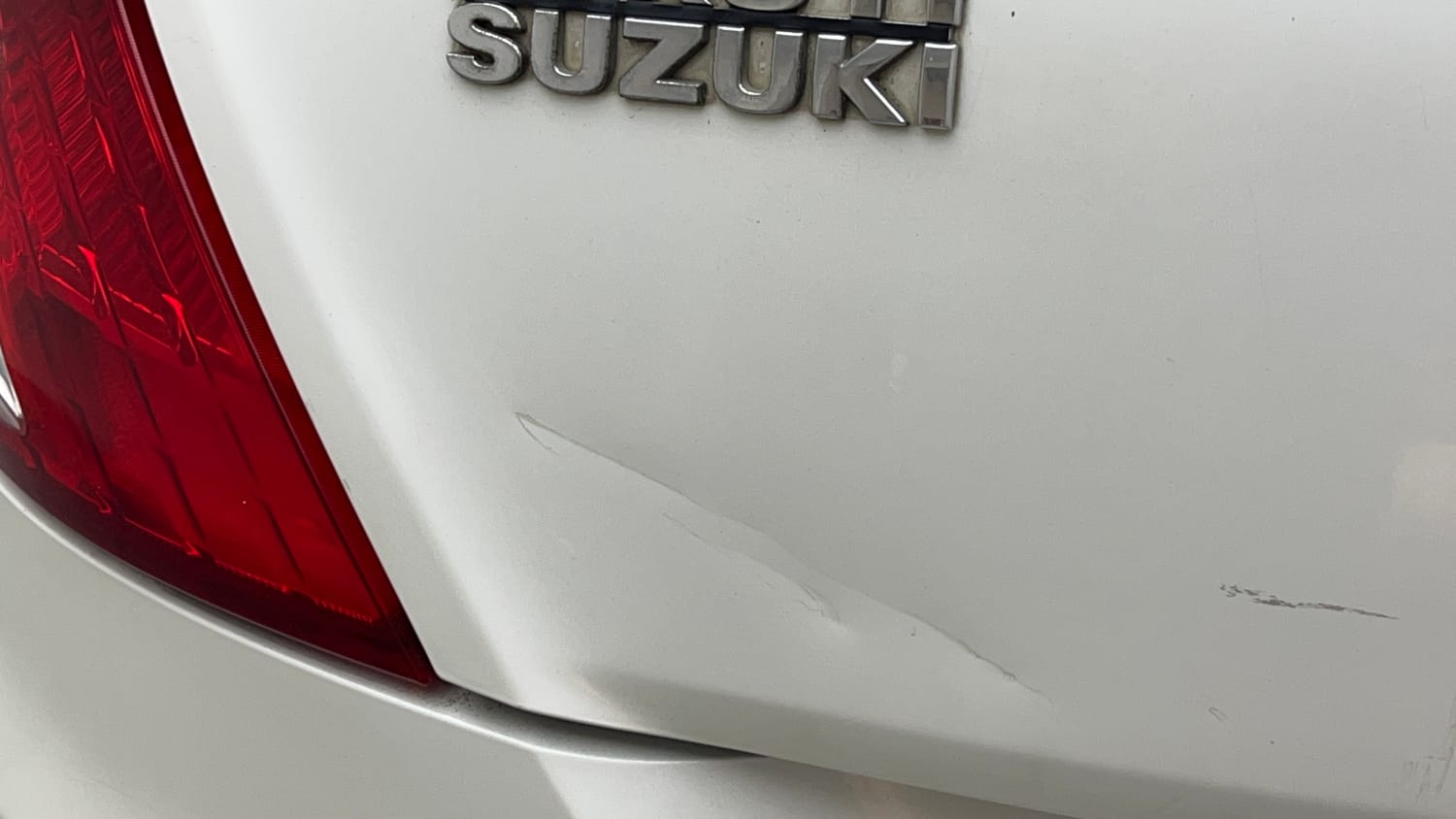 Used 2015 Maruti Suzuki Swift ZXi Petrol Manual dents MINOR SCRATCH