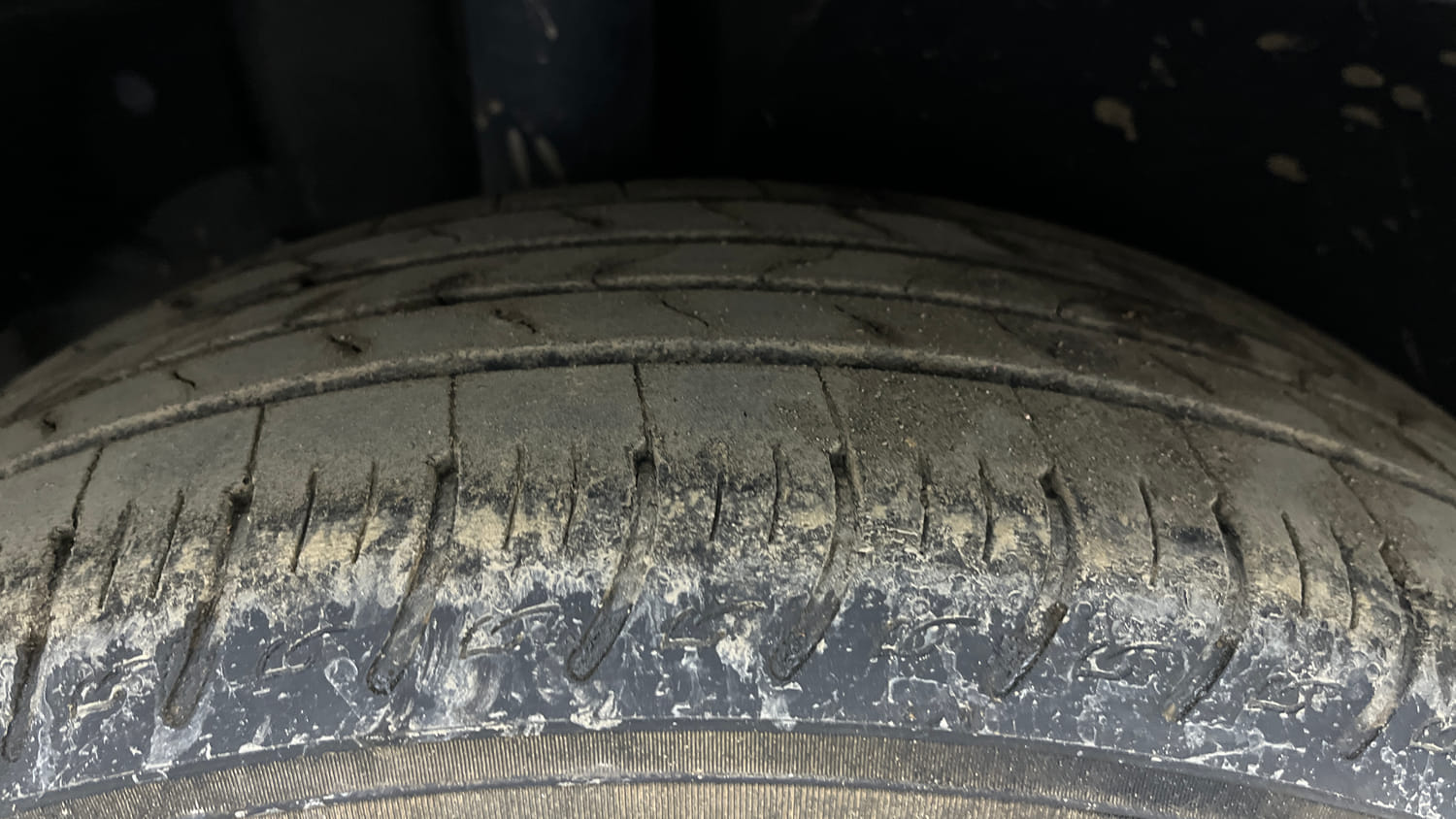 Used 2022 Kia Carens Prestige Plus 1.5 Diesel MT 7 STR Diesel Manual tyres RIGHT REAR TYRE TREAD VIEW