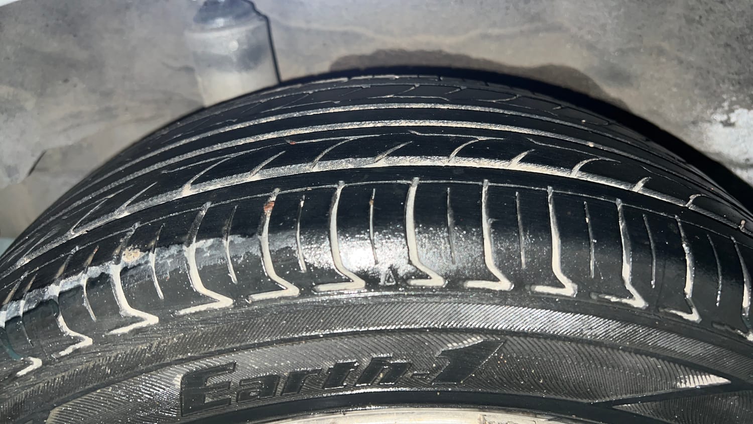 Used 2014 Honda Amaze 1.2 EX i-VTEC Petrol Manual tyres RIGHT REAR TYRE TREAD VIEW