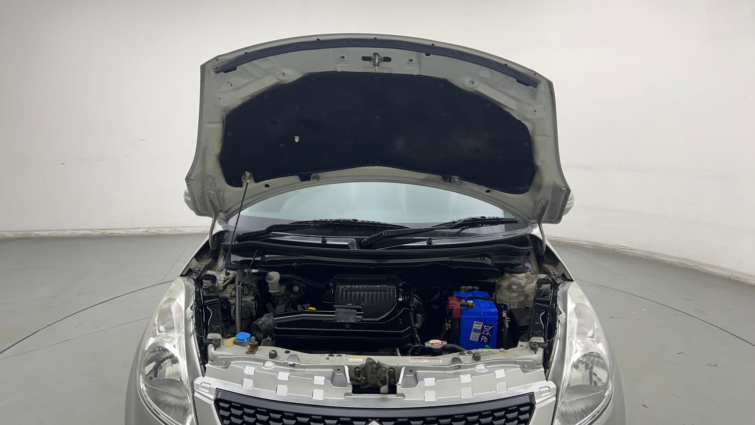 Used 2014 Maruti Suzuki Swift ZXi Petrol Manual engine ENGINE & BONNET OPEN FRONT VIEW