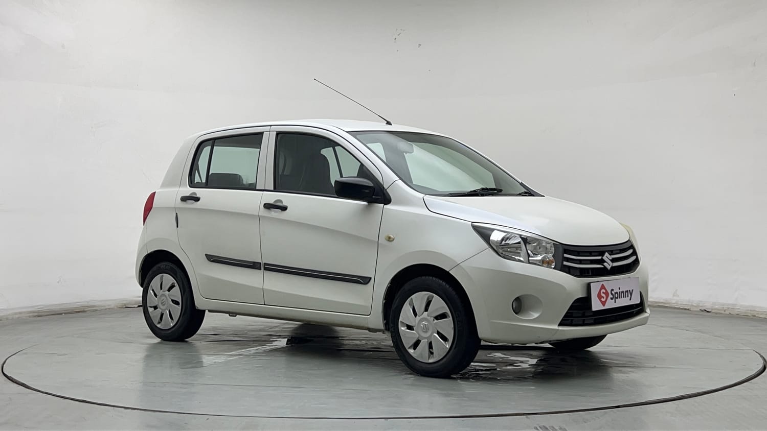 Used 2015 Maruti Suzuki Celerio VXi AMT Petrol Automatic exterior RIGHT FRONT CORNER VIEW
