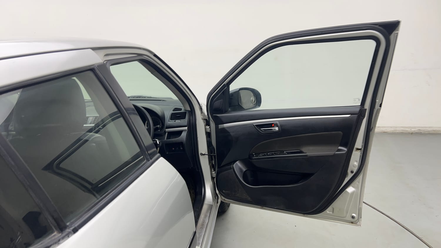 Used 2014 Maruti Suzuki Swift ZXi Petrol Manual interior RIGHT FRONT DOOR OPEN VIEW