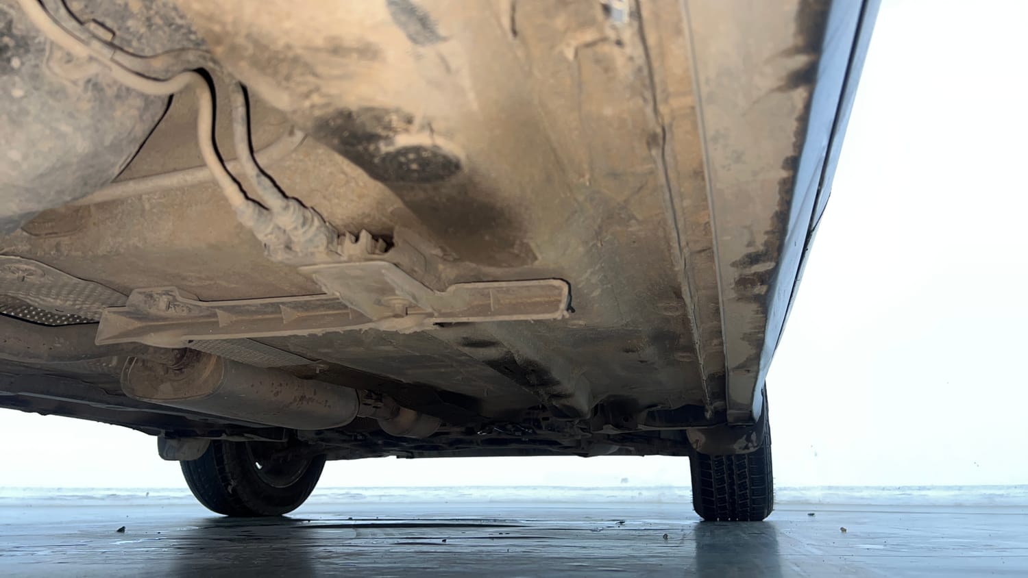 Used 2022 Volkswagen Taigun Highline 1.0 TSI MT Petrol Manual extra REAR RIGHT UNDERBODY VIEW