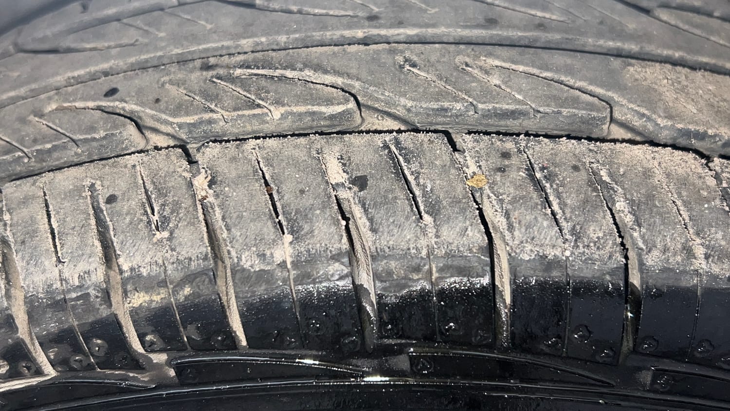 Used 2017 Maruti Suzuki Alto 800 LXi Petrol Manual tyres RIGHT FRONT TYRE TREAD VIEW