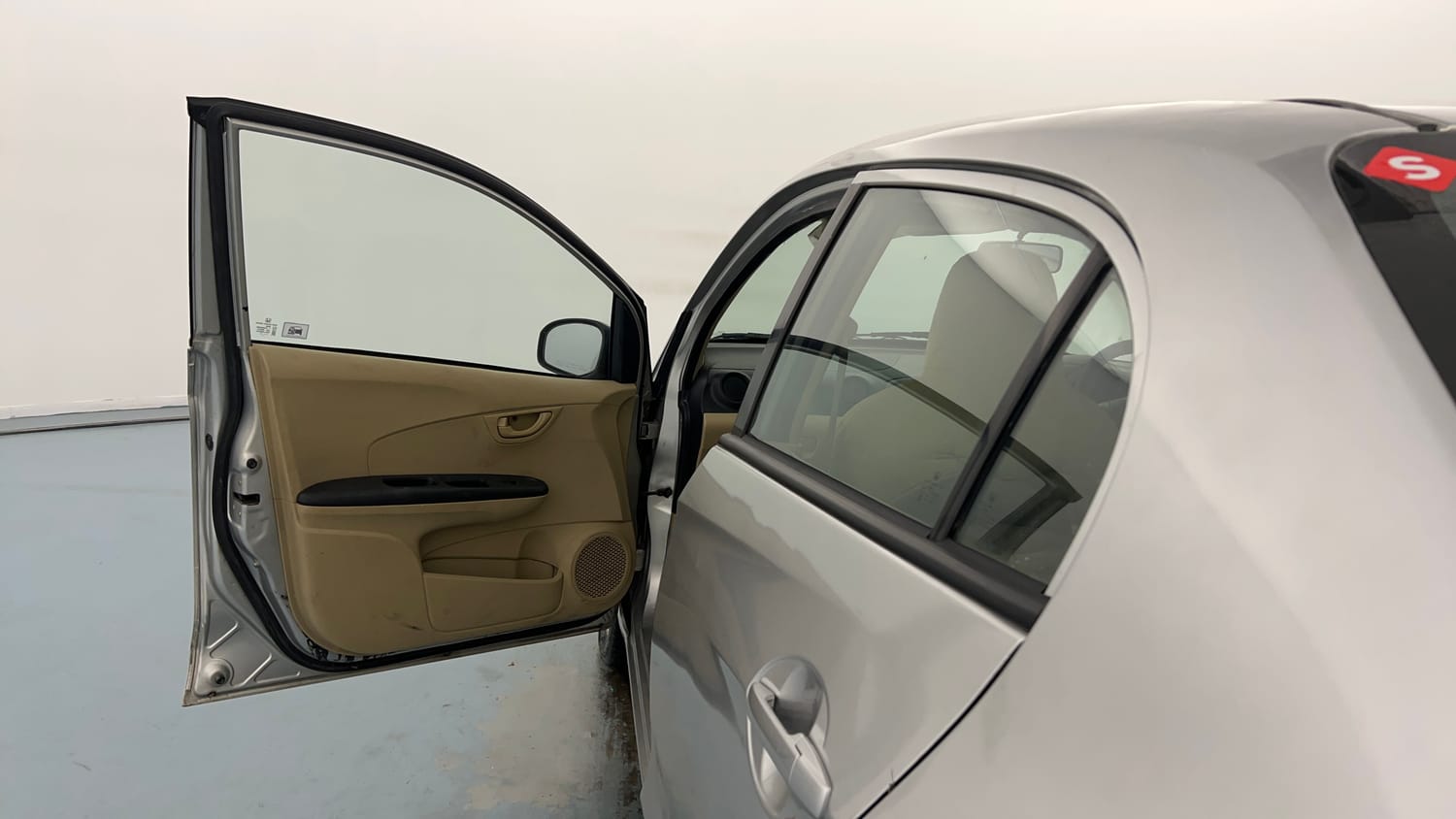 Used 2014 Honda Amaze 1.2 EX i-VTEC Petrol Manual interior LEFT FRONT DOOR OPEN VIEW