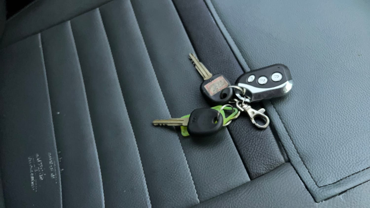 Used 2013 Hyundai i10 Sportz 1.2 Kappa2 Petrol Manual extra CAR KEY VIEW