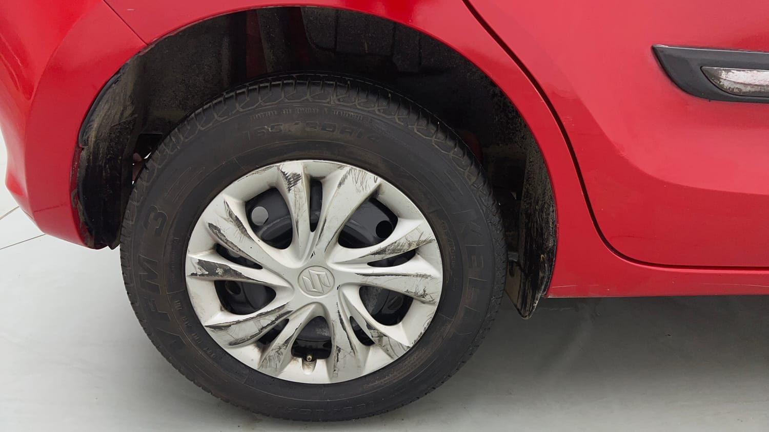 Used 2018 Maruti Suzuki Swift VXi Petrol Manual tyres RIGHT REAR TYRE RIM VIEW