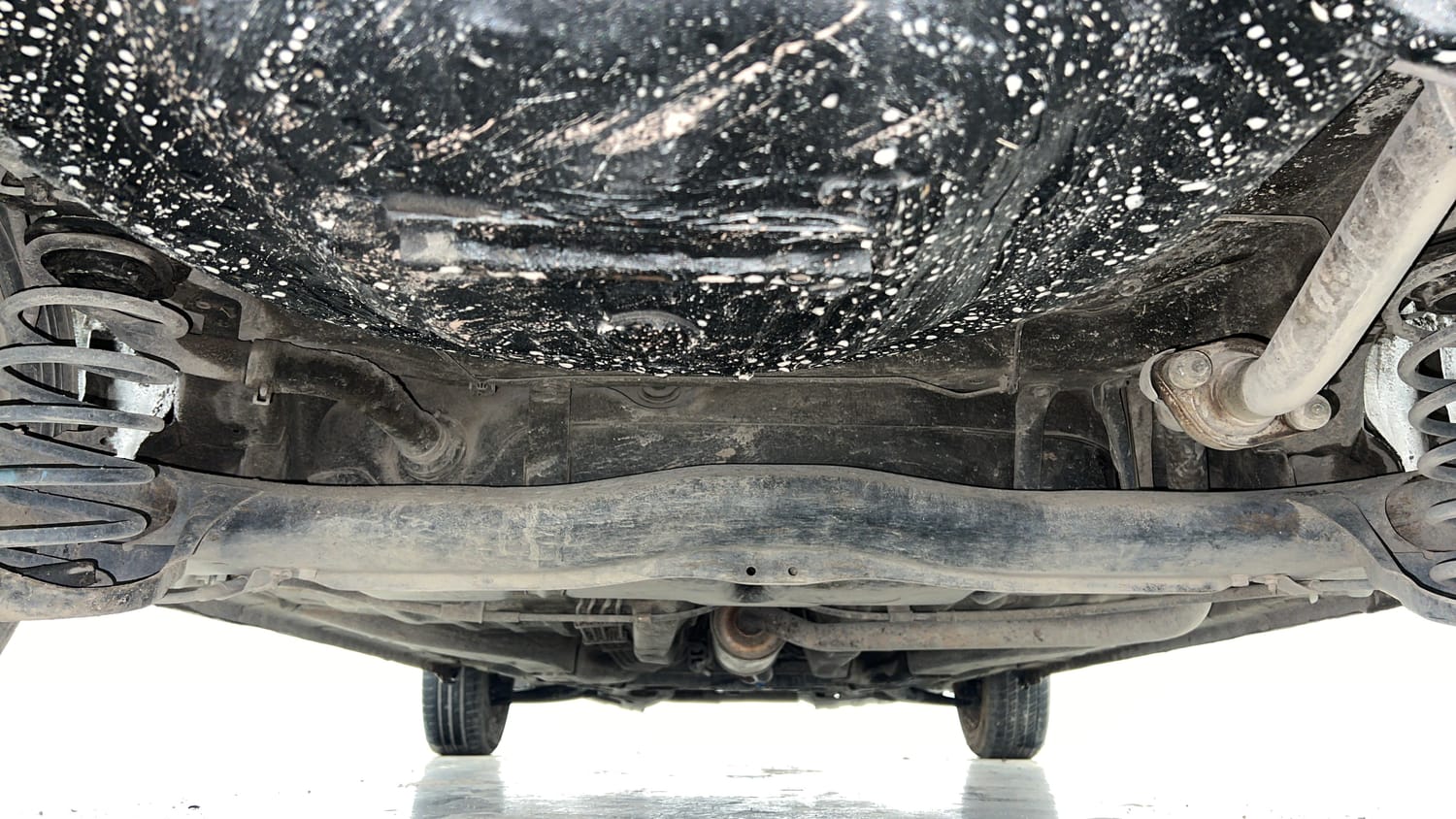 Used 2014 Honda Amaze 1.2 EX i-VTEC Petrol Manual extra REAR UNDERBODY VIEW (TAKEN FROM REAR)