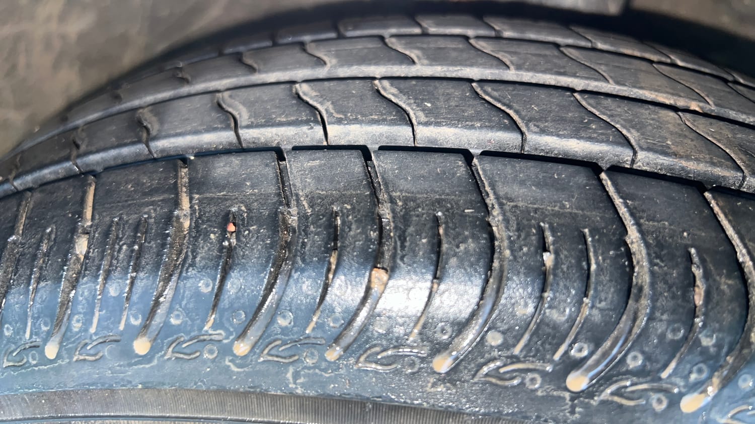 Used 2021 Maruti Suzuki Celerio VXi AMT Petrol Automatic tyres RIGHT FRONT TYRE TREAD VIEW
