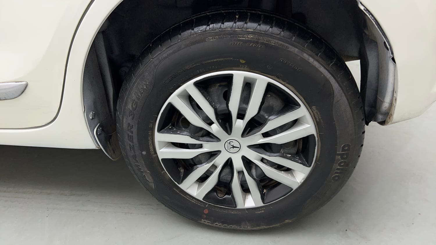 Used 2023 Maruti Suzuki Swift VXi Petrol Manual tyres LEFT REAR TYRE RIM VIEW