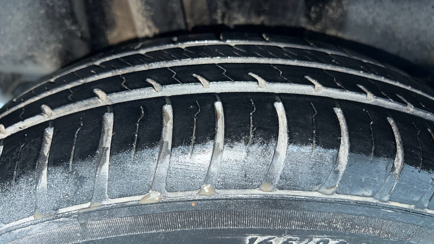Used 2023 Maruti Suzuki Swift VXi Petrol Manual tyres RIGHT REAR TYRE TREAD VIEW