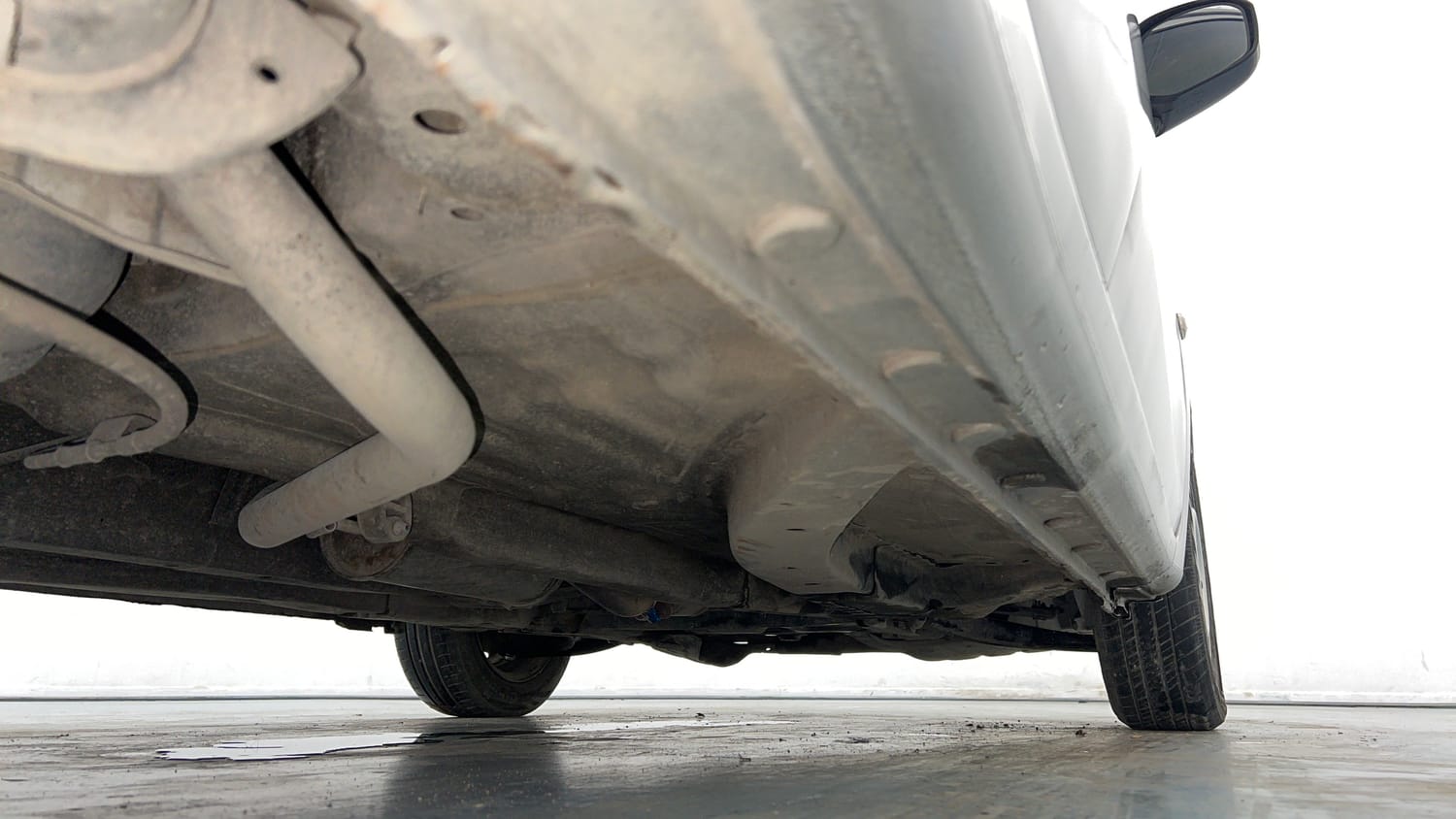 Used 2014 Honda Amaze 1.2 EX i-VTEC Petrol Manual extra REAR RIGHT UNDERBODY VIEW