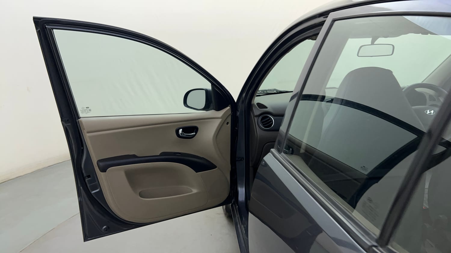Used 2013 Hyundai i10 Sportz 1.2 Kappa2 Petrol Manual interior LEFT FRONT DOOR OPEN VIEW