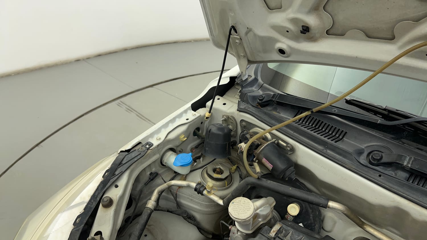 Used 2017 maruti-suzuki Alto K10 VXi (O) AMT Petrol Automatic engine ENGINE RIGHT SIDE HINGE & APRON VIEW