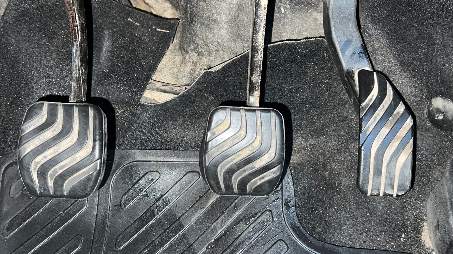 Used 2024 Nissan Magnite XE Petrol Manual interior PEDALS VIEW