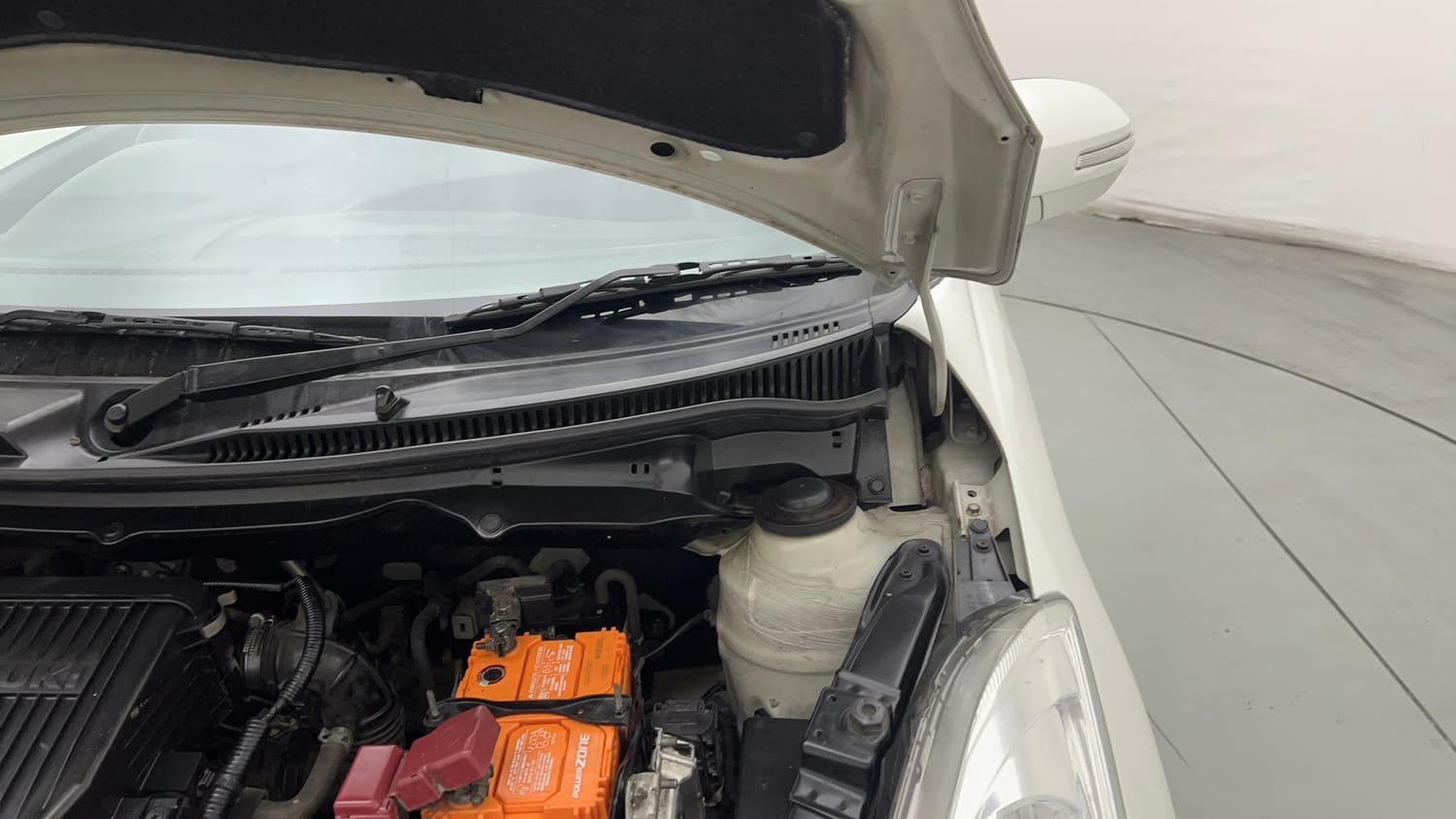 Used 2015 Maruti Suzuki Swift ZXi Petrol Manual engine ENGINE LEFT SIDE HINGE & APRON VIEW
