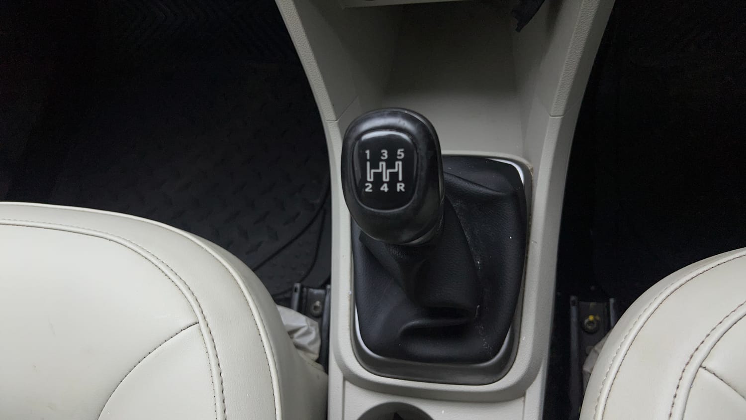 Used 2023 Tata Tigor XZ Plus Leatherette Pack Petrol Manual interior GEAR  KNOB VIEW