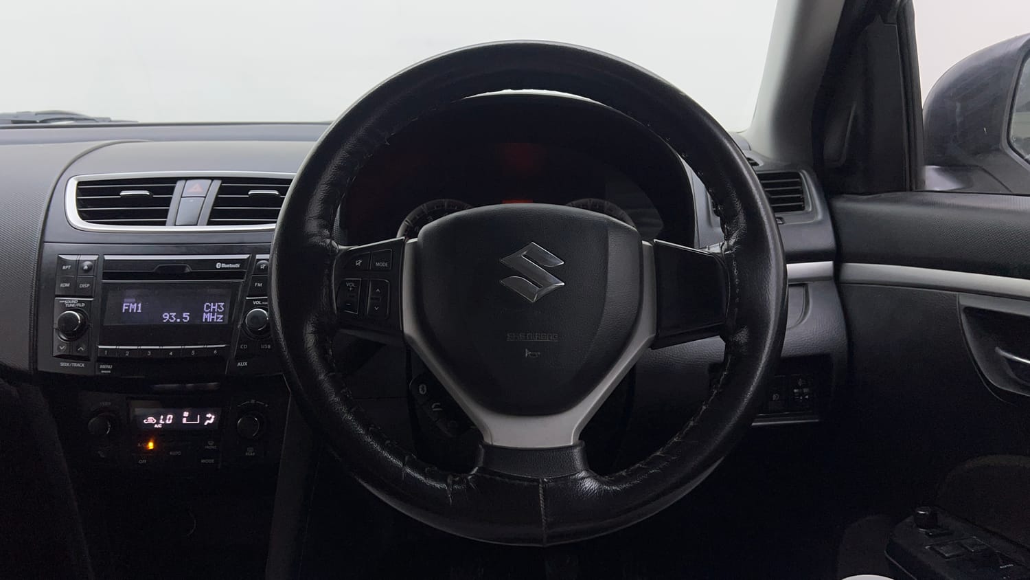 Used 2015 Maruti Suzuki Swift ZXi Petrol Manual interior STEERING VIEW