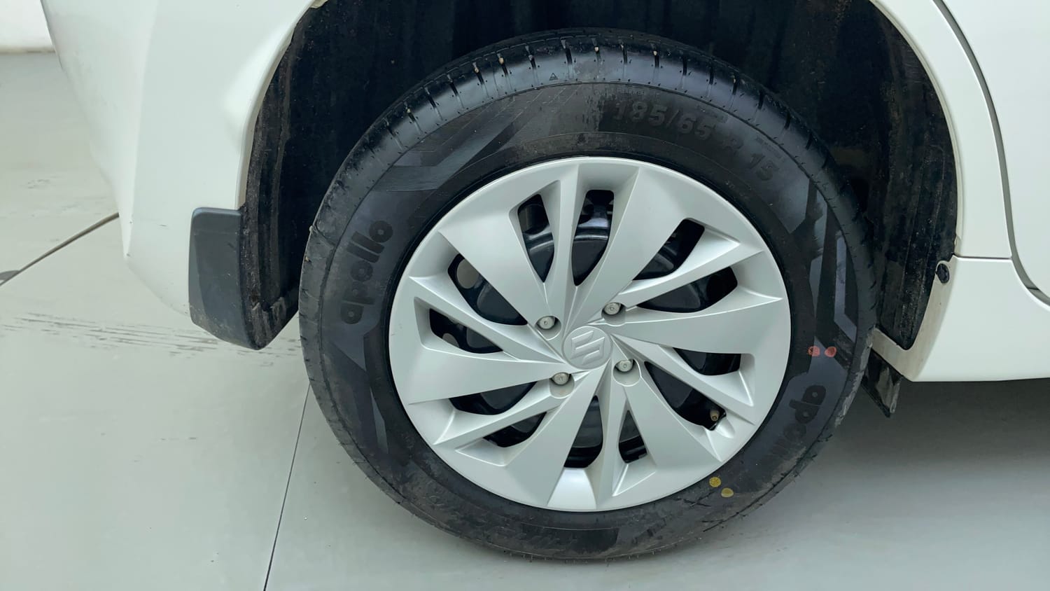 Used 2024 Maruti Suzuki Baleno Delta AGS Petrol Automatic tyres RIGHT REAR TYRE RIM VIEW