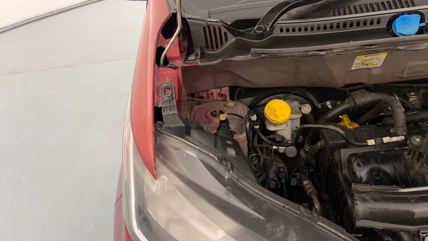 Used 2020 Datsun Redi-GO T(O) Petrol Manual engine ENGINE RIGHT SIDE HINGE & APRON VIEW