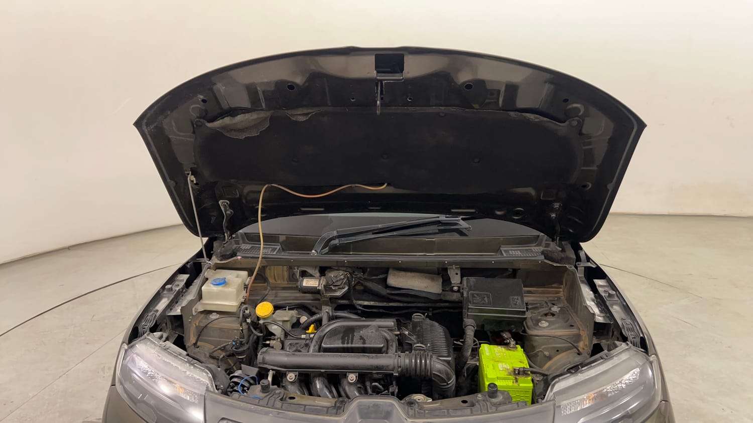 Used 2021 Renault Kwid CLIMBER 1.0 (O) Petrol Manual engine ENGINE & BONNET OPEN FRONT VIEW