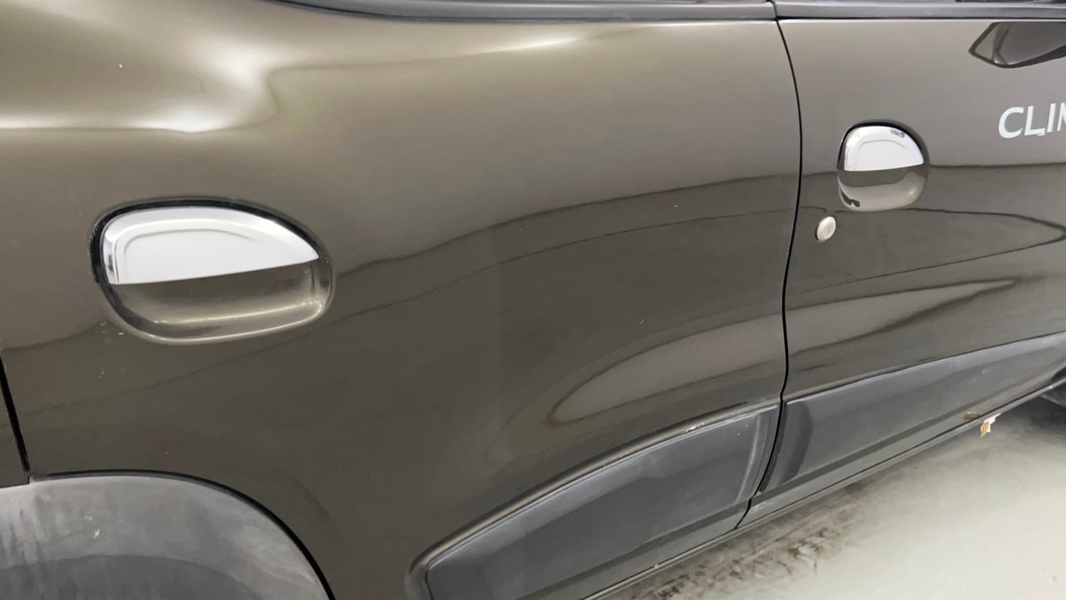 Used 2021 Renault Kwid CLIMBER 1.0 (O) Petrol Manual dents MINOR SCRATCH