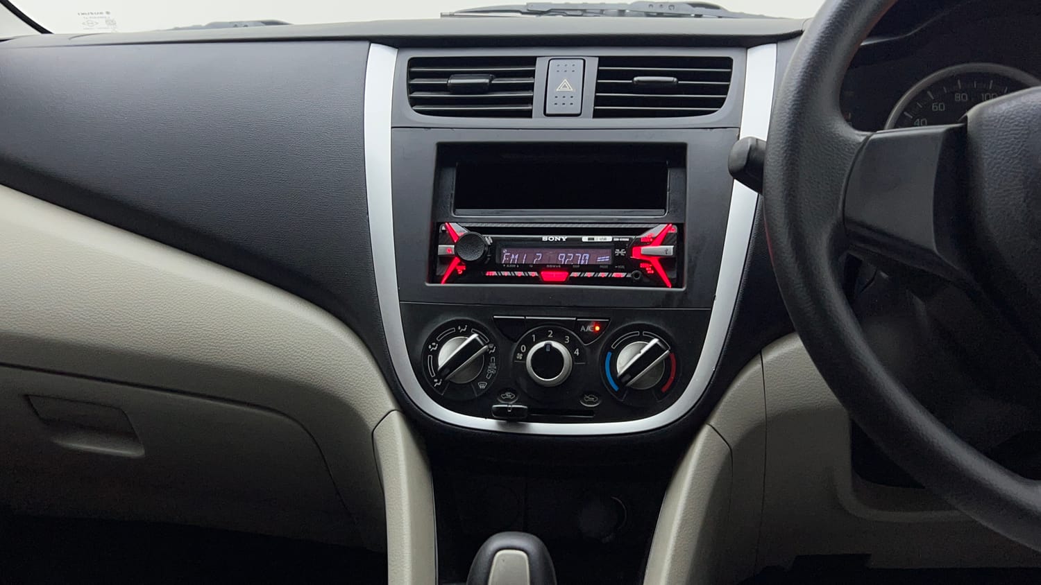 Used 2015 Maruti Suzuki Celerio VXi AMT Petrol Automatic interior MUSIC SYSTEM & AC CONTROL VIEW