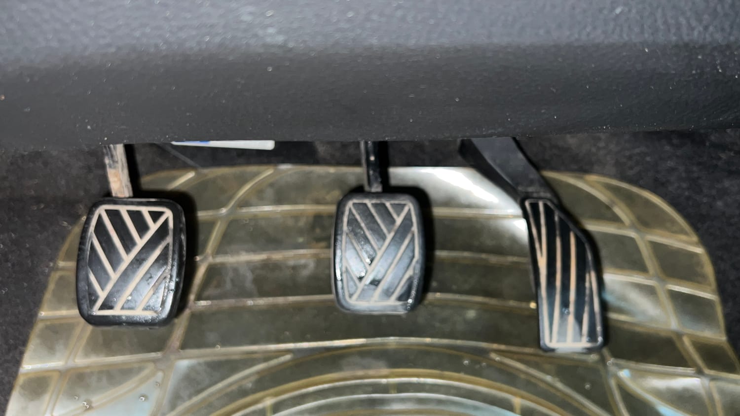 Used 2014 Maruti Suzuki Swift ZXi Petrol Manual interior PEDALS VIEW