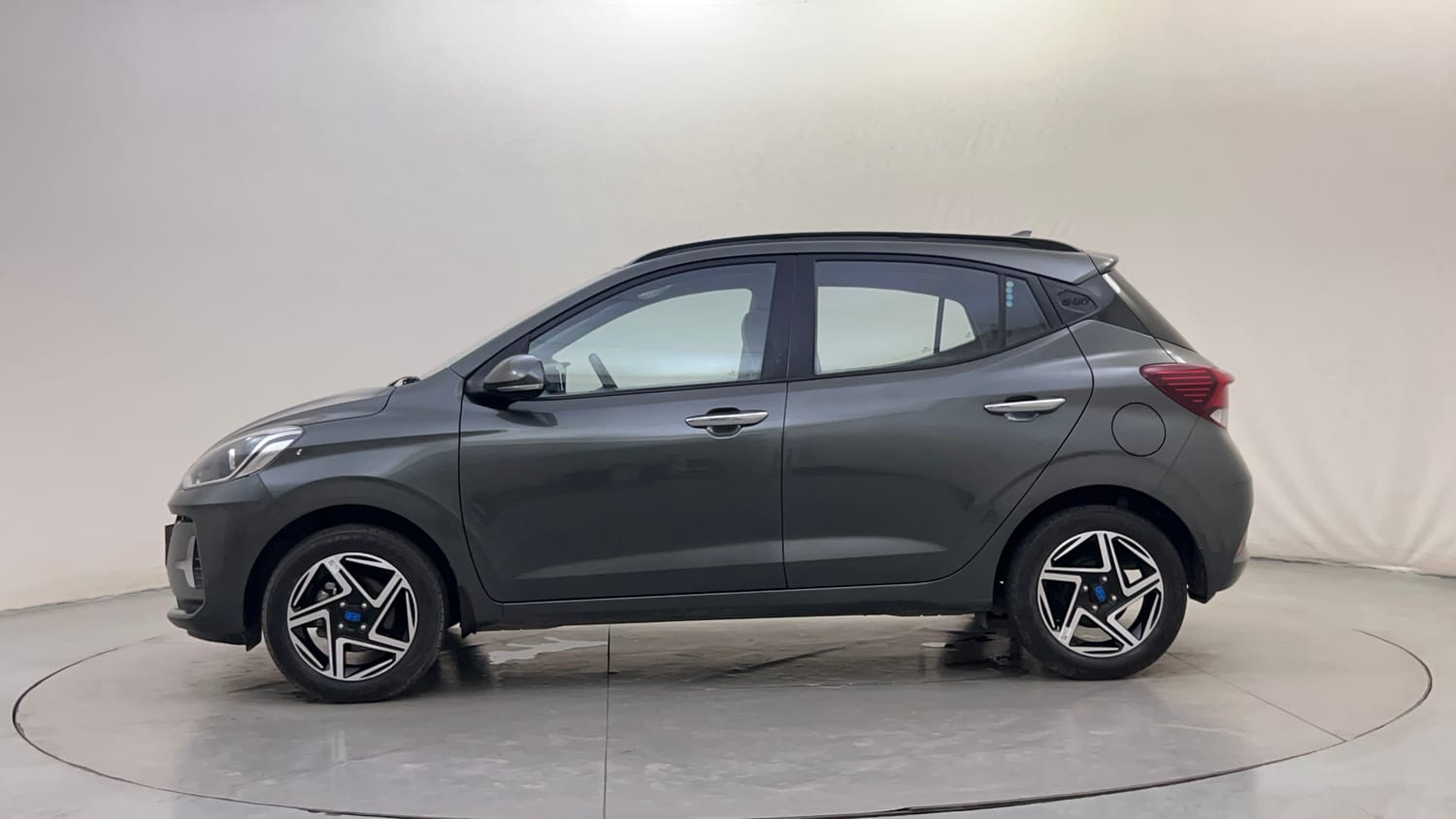 Used 2025 Hyundai Grand i10 Nios Asta 1.2 Kappa AMT Petrol Automatic exterior LEFT SIDE VIEW