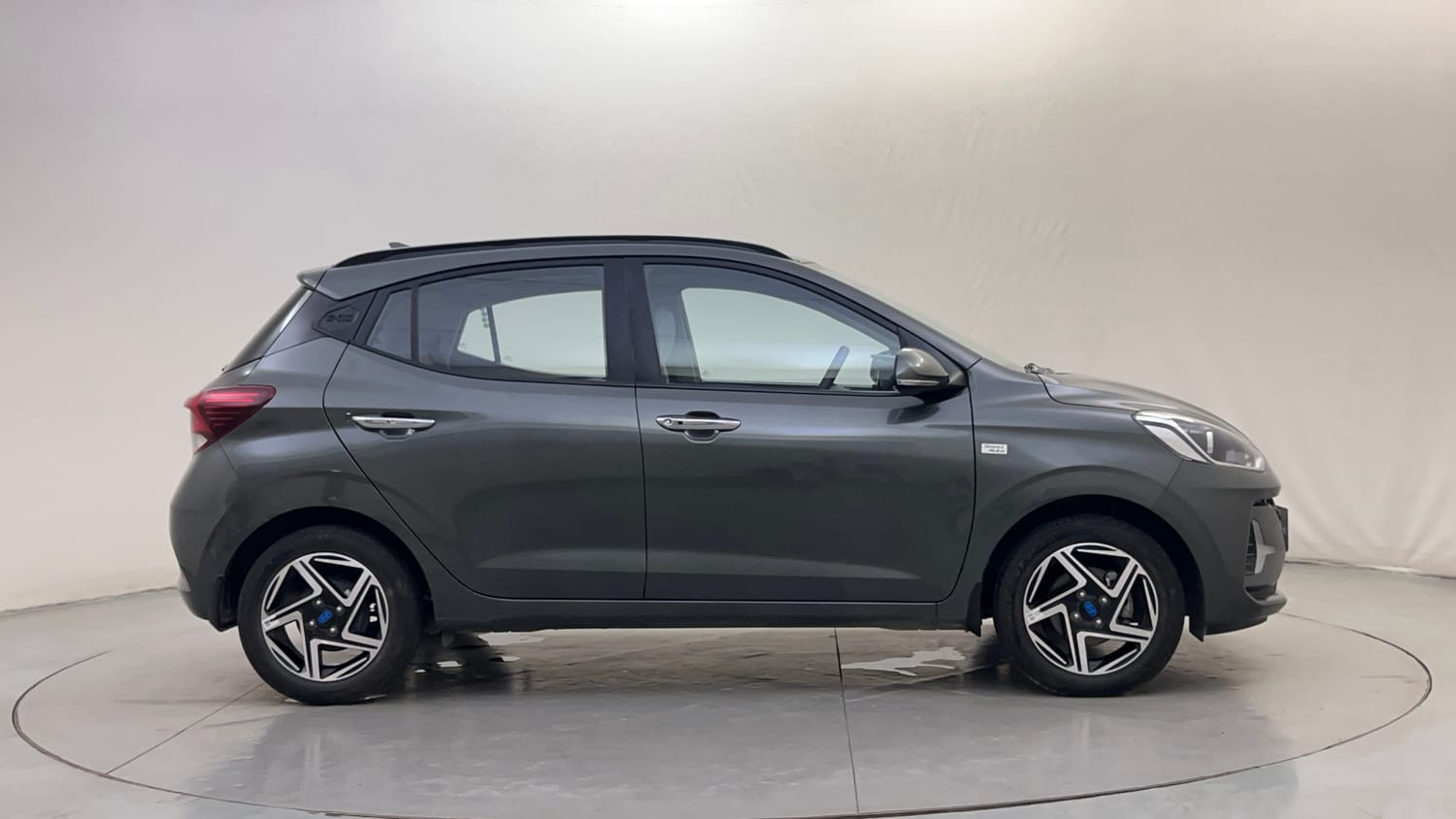 Used 2025 Hyundai Grand i10 Nios Asta 1.2 Kappa AMT Petrol Automatic exterior RIGHT SIDE VIEW