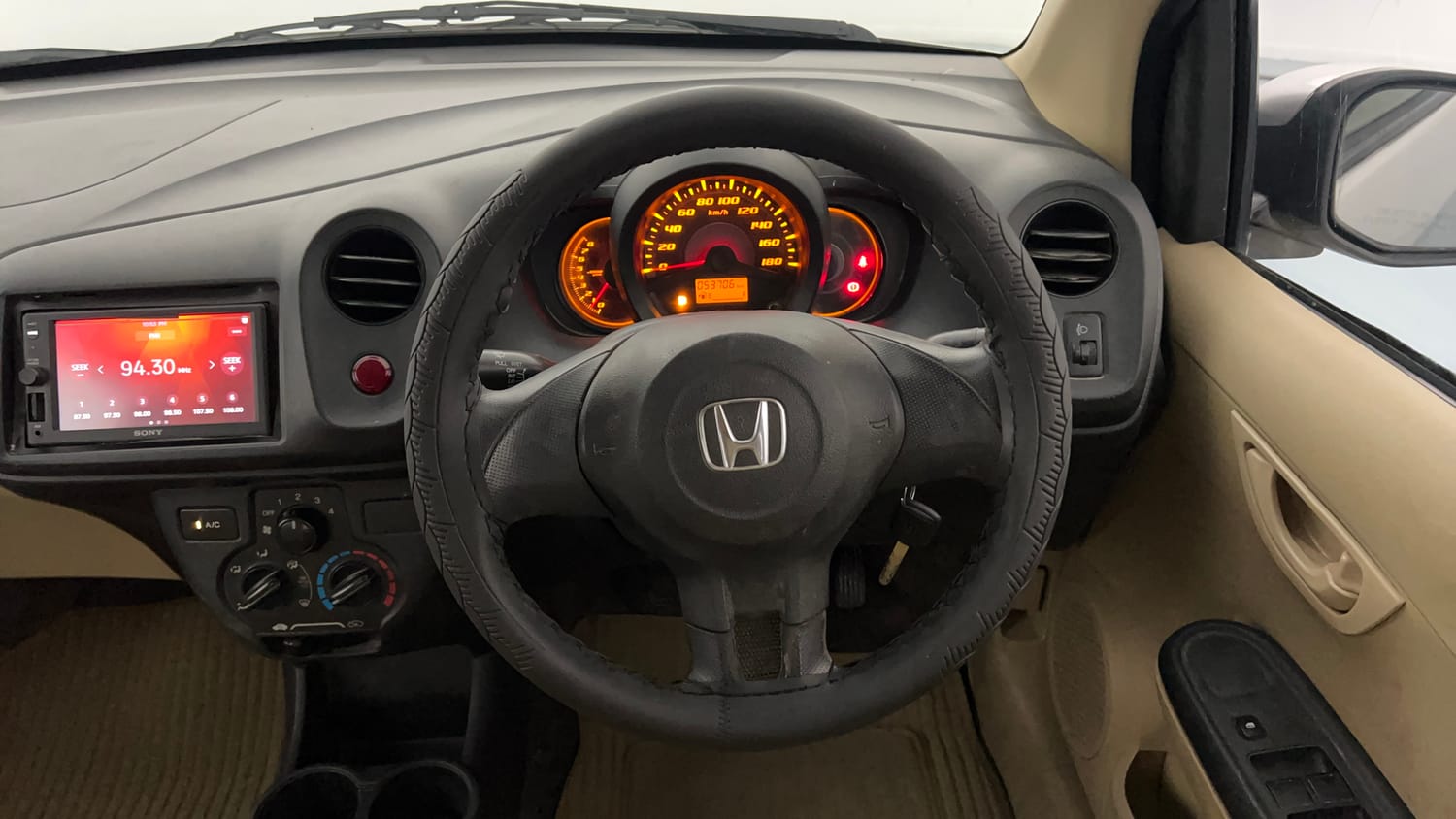 Used 2014 Honda Amaze 1.2 EX i-VTEC Petrol Manual interior STEERING VIEW