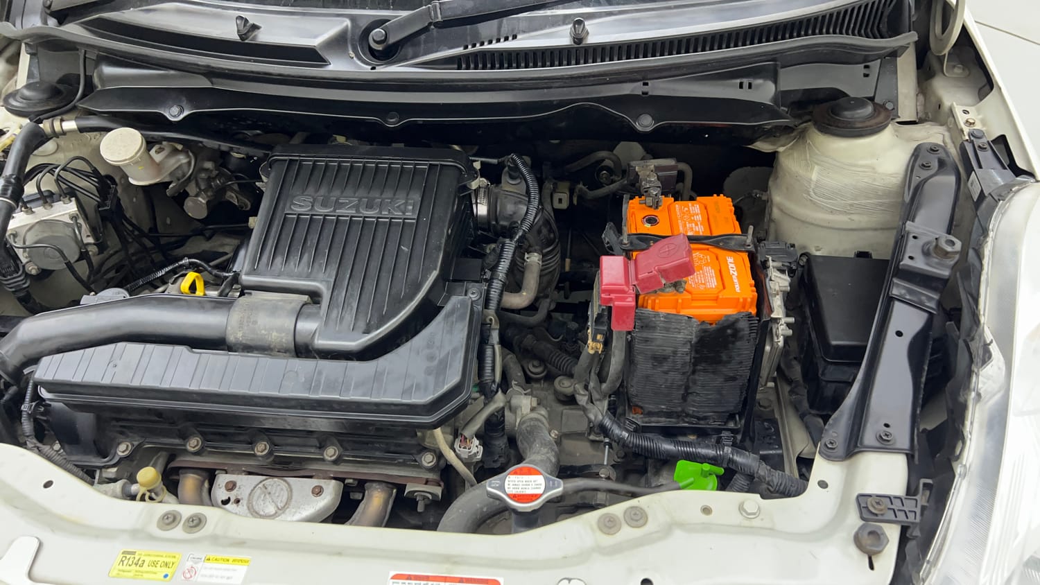 Used 2015 Maruti Suzuki Swift ZXi Petrol Manual engine ENGINE LEFT SIDE VIEW