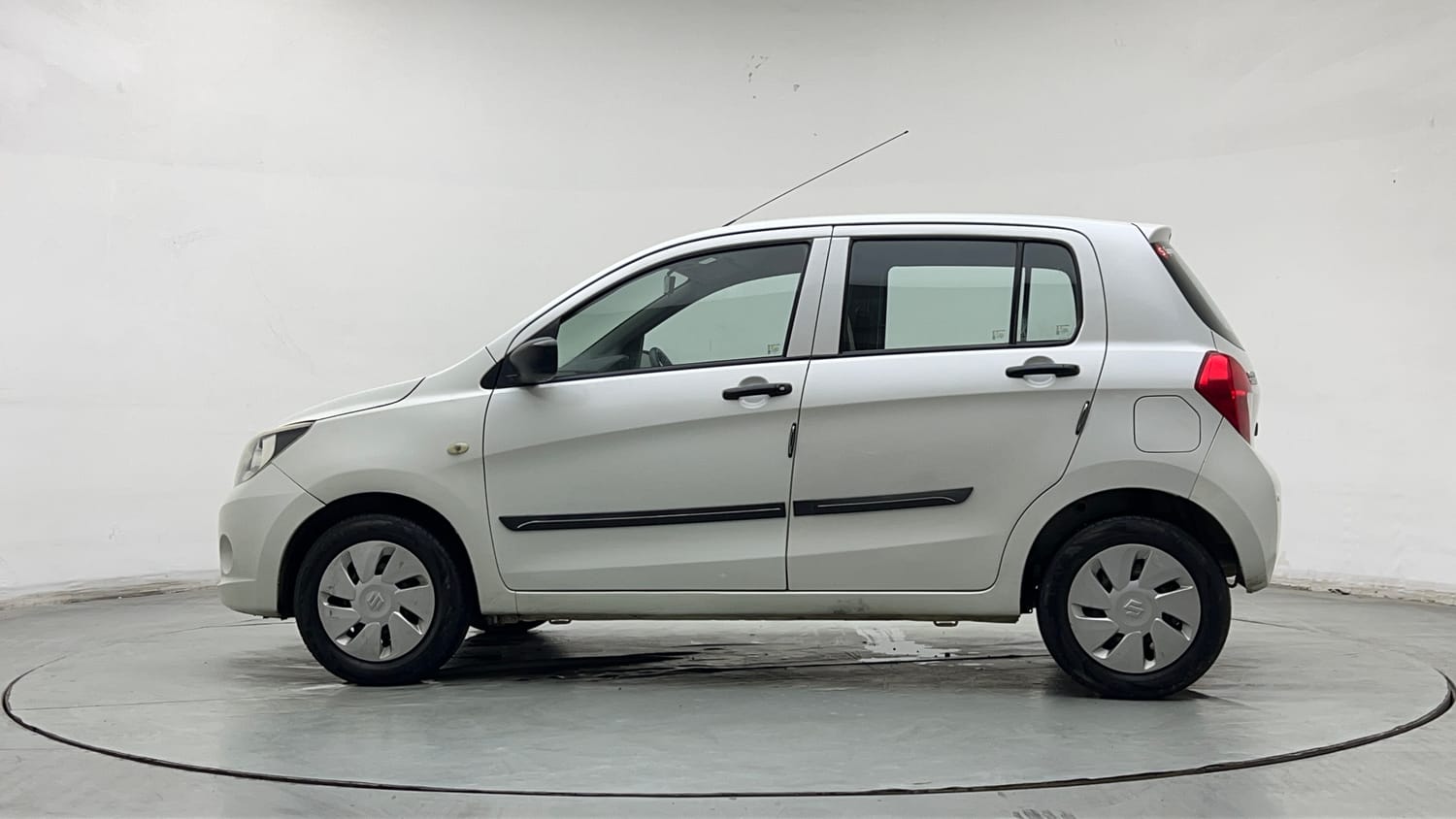 Used 2015 Maruti Suzuki Celerio VXi AMT Petrol Automatic exterior LEFT SIDE VIEW