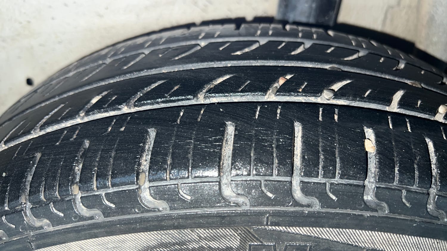 Used 2015 Maruti Suzuki Celerio VXi AMT Petrol Automatic tyres LEFT REAR TYRE TREAD VIEW