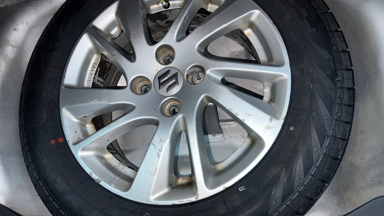Used 2014 Maruti Suzuki Swift ZXi Petrol Manual tyres SPARE TYRE VIEW
