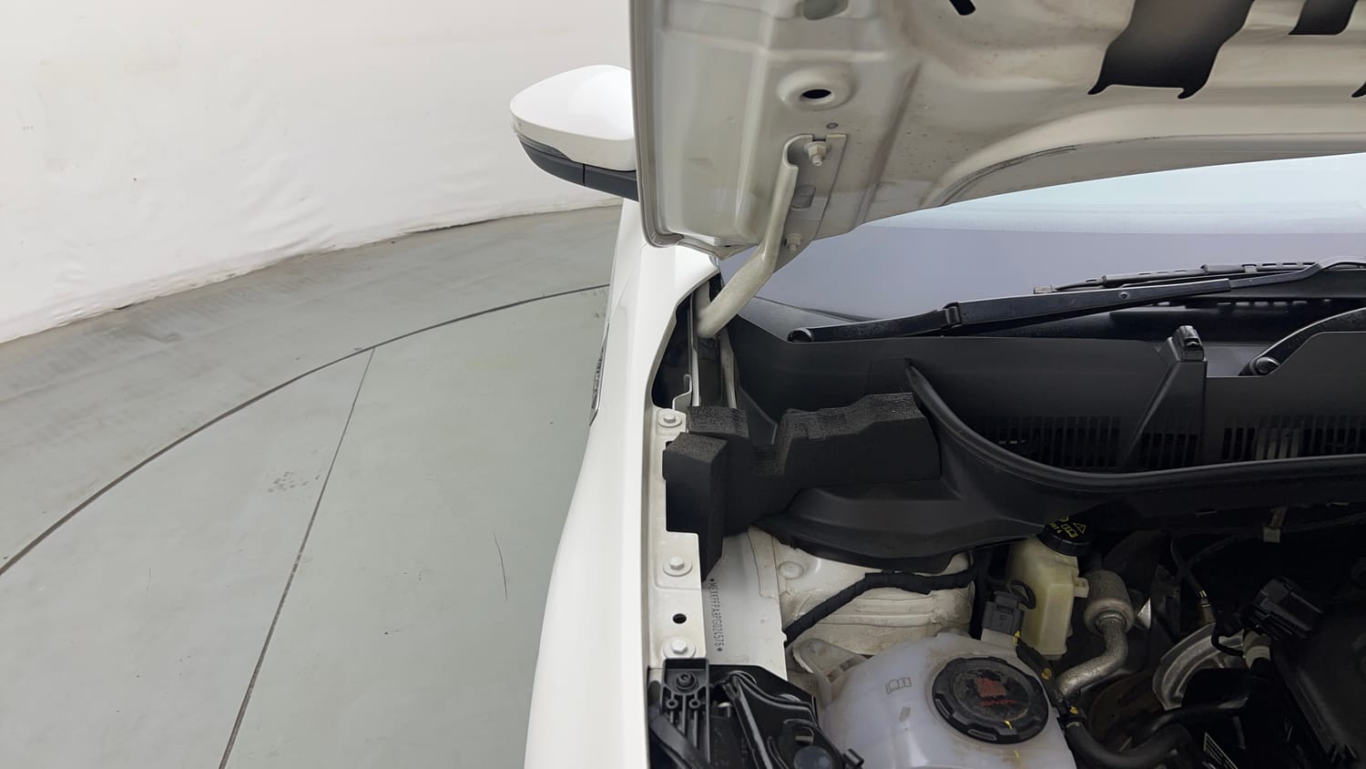 Used 2023 Skoda Kushaq Ambition 1.0L TSI MT Petrol Manual engine ENGINE RIGHT SIDE HINGE & APRON VIEW